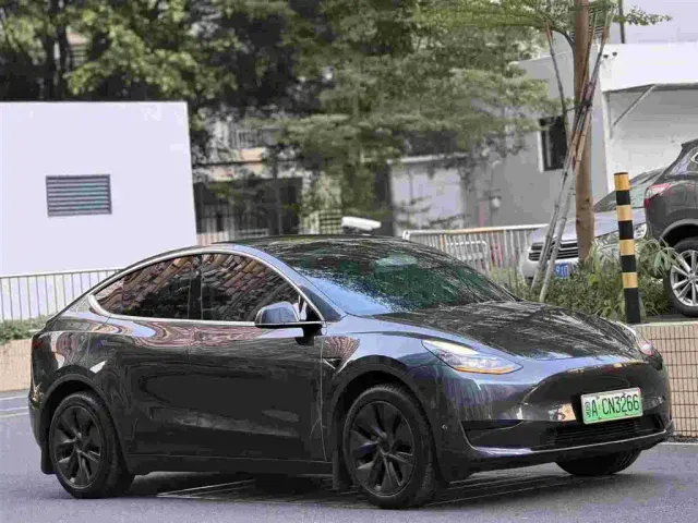 Фотография автомобиля — Tesla Model Y