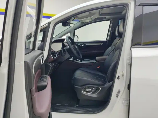 GAC Trumpchi M6 — Фото автомобиля 9