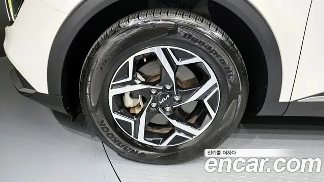 Kia Sportage Sportage 5-е поколение Бензин 1.6 турбо 2WD — Фото автомобиля 5