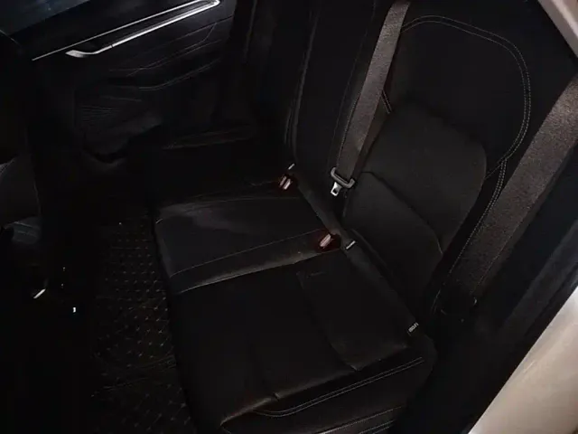 Geely Emgrand — Фото автомобиля 13