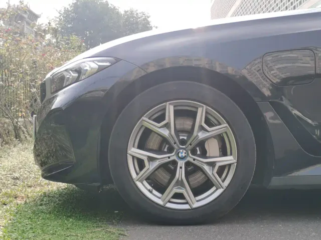 BMW BMW i3 2022 eDrive 35 L — Фото автомобиля 9