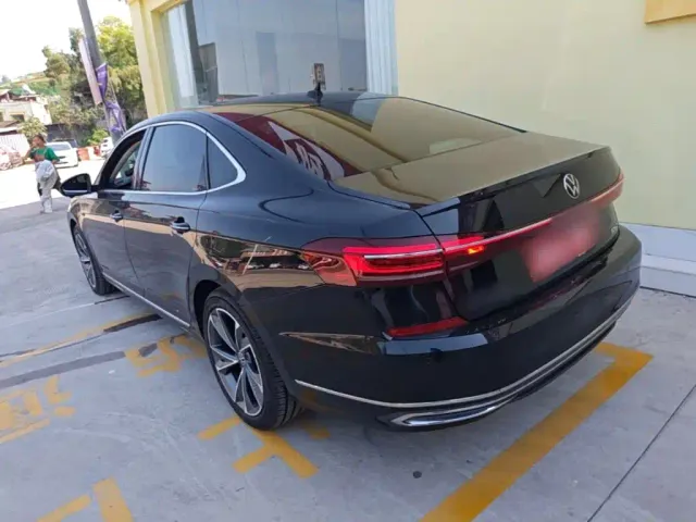 Volkswagen Passat — Фото автомобиля 4