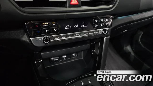Kia Seltos New — Фото автомобиля 23