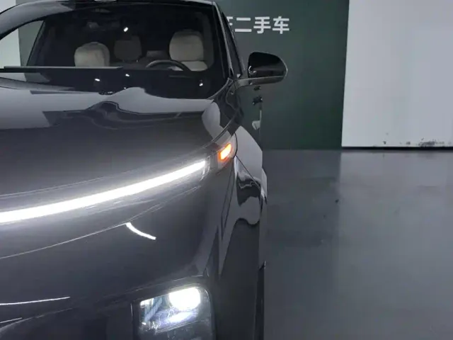 Li Auto Li Xiang L9 2025 Ultra Smart Renewal Edition — Фото автомобиля 5