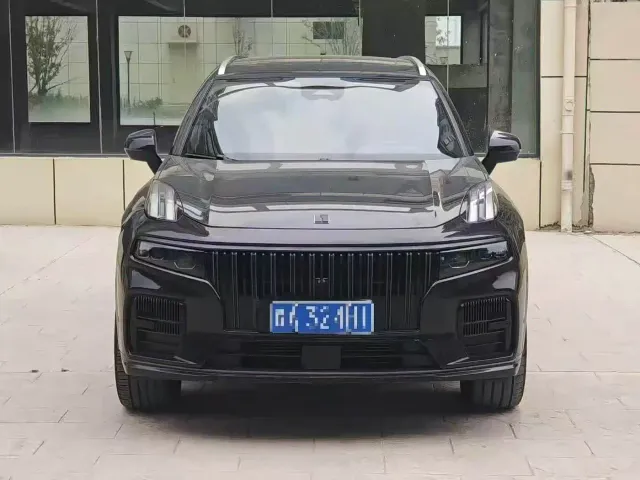 Lynk & Co 09 — Фото автомобиля 2