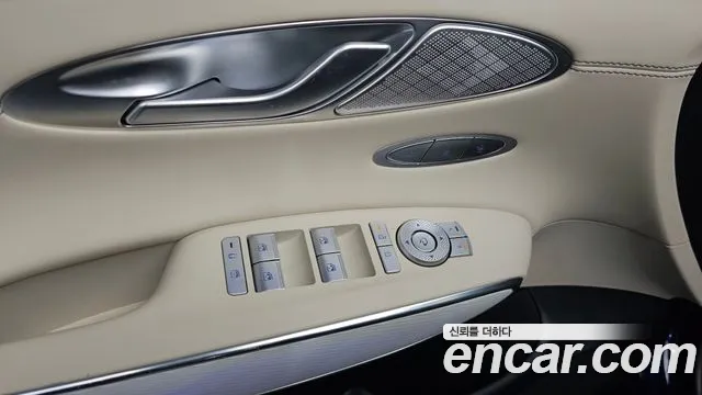 Genesis GV70 2.5T Бензин AWD — Фото автомобиля 16
