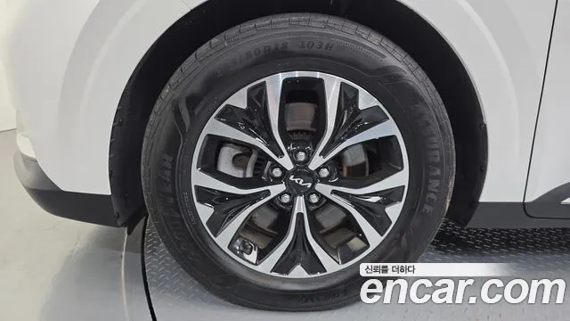 Kia Canival — Фото автомобиля 5