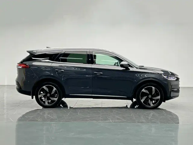 BYD Tang — Фото автомобиля 7
