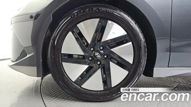 Hyundai Ioniq 6 — Фото автомобиля 5