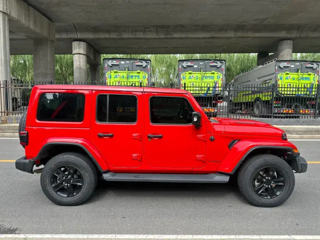 Jeep Wrangler — Фото автомобиля 4