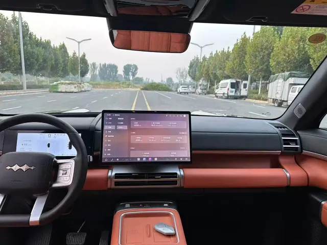 Fang Cheng Bao Titanium 7 2025 AWD Base Model — Фото автомобиля 6