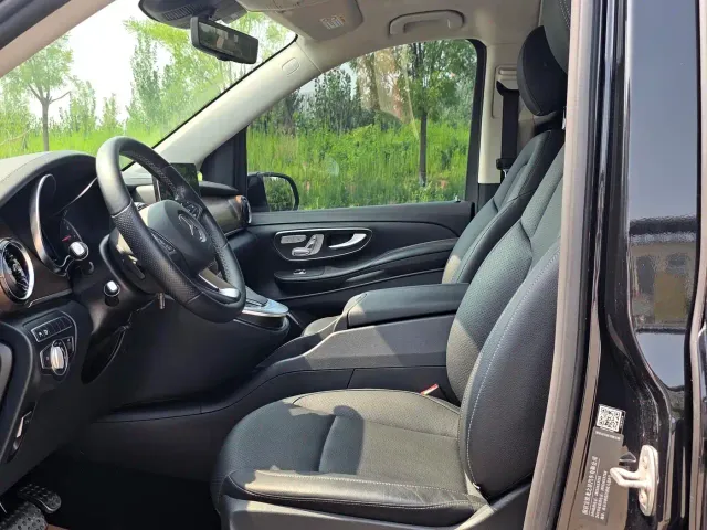 Mercedes-Benz V-Class — Фото автомобиля 6