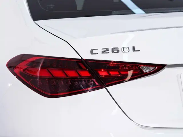 Mercedes-Benz C-Class — Фото автомобиля 11