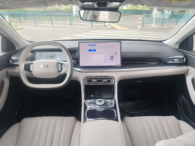 Geely Galaxy Stellar 6 — Фото автомобиля 9
