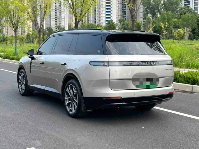 Lynk & Co 900 — Фото автомобиля 9
