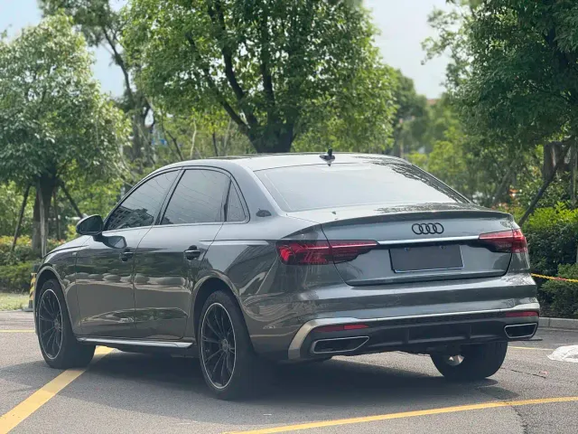 Audi A4L — Фото автомобиля 9