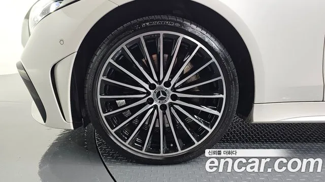 Mercedes-Benz CLS-Class — Фото автомобиля 2