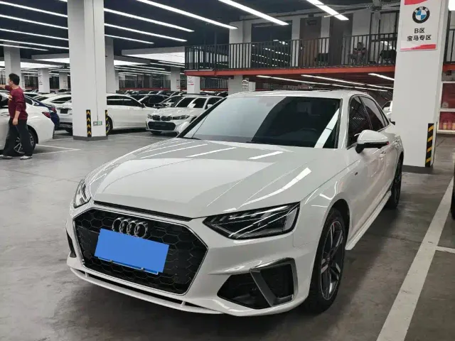 Audi A4L — Фото автомобиля 3