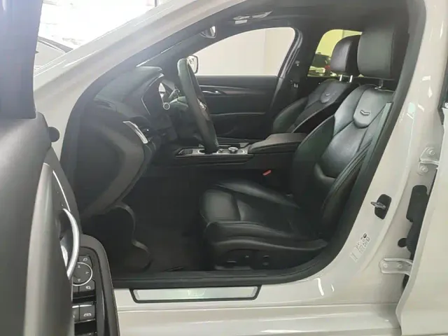 Cadillac CT5 — Фото автомобиля 14