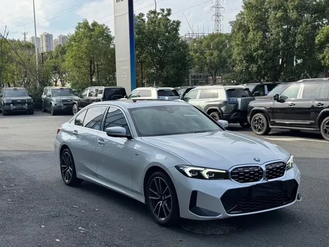 BMW 3 Series — Фото автомобиля 3