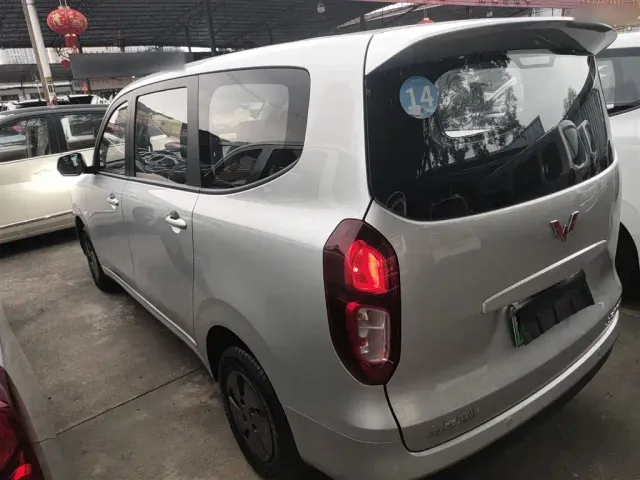 Wuling Hongguang — Фото автомобиля 22