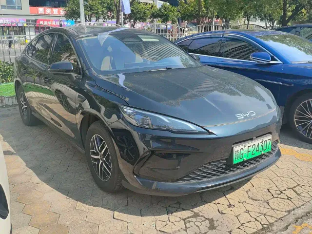 BYD Seal 05 DM-i — Фото автомобиля 2