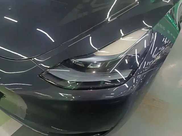 Tesla Model Y — Фото автомобиля 23
