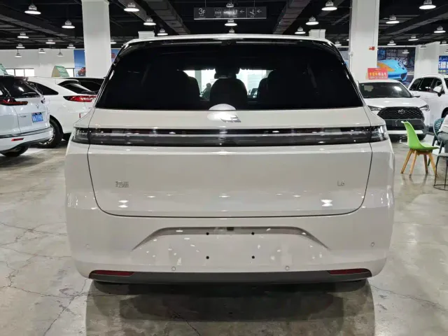 Li Auto L6 — Фото автомобиля 5