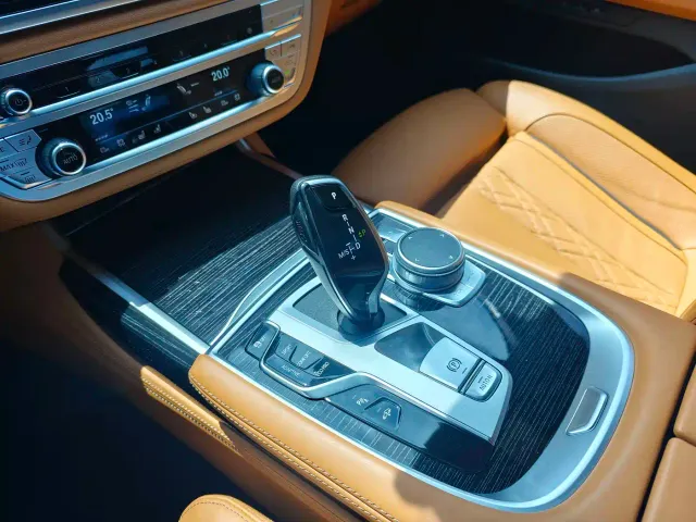 BMW 7 Series — Фото автомобиля 19
