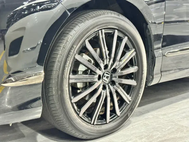 Honda Elysion — Фото автомобиля 4