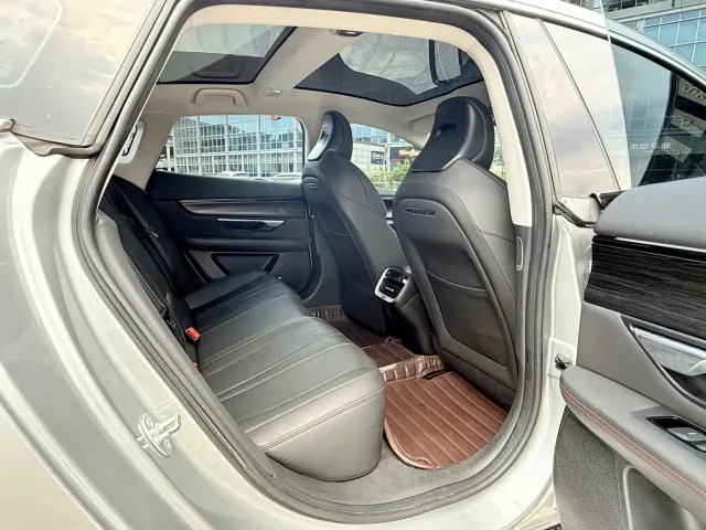 Xpeng P7 — Фото автомобиля 9