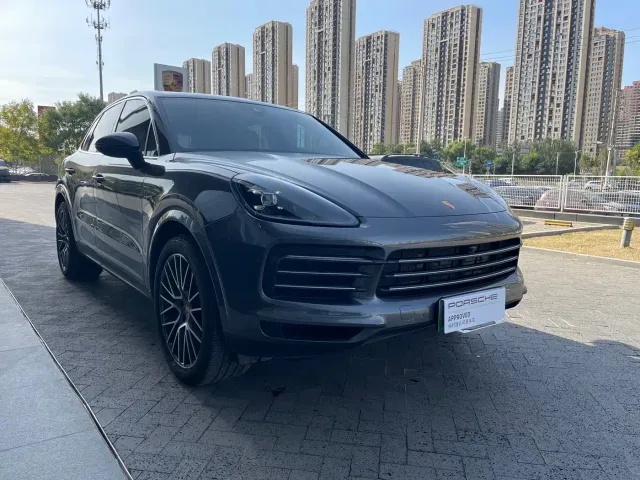 Porsche Cayenne — Фото автомобиля 3