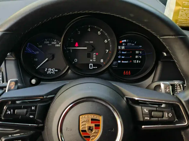 Porsche Macan — Фото автомобиля 4