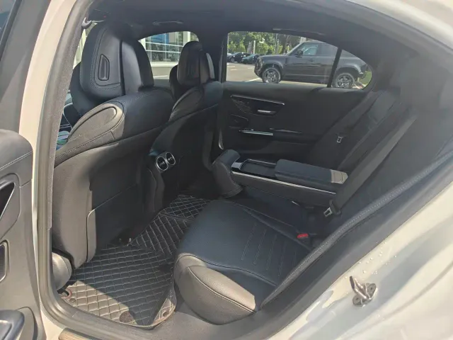 Mercedes-Benz C-Class — Фото автомобиля 6