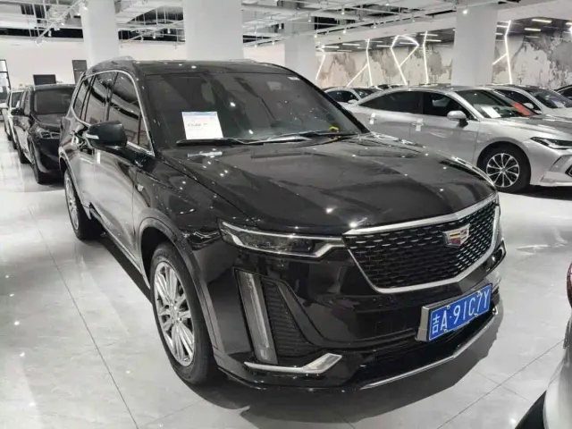 Фотография автомобиля — Cadillac XT6
