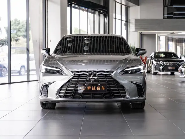 Lexus ES — Фото автомобиля 2
