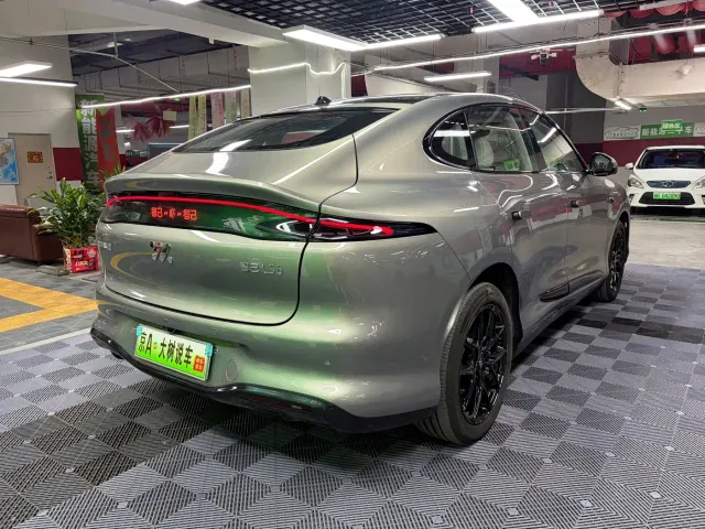 IM Motors LS6 — Фото автомобиля 7