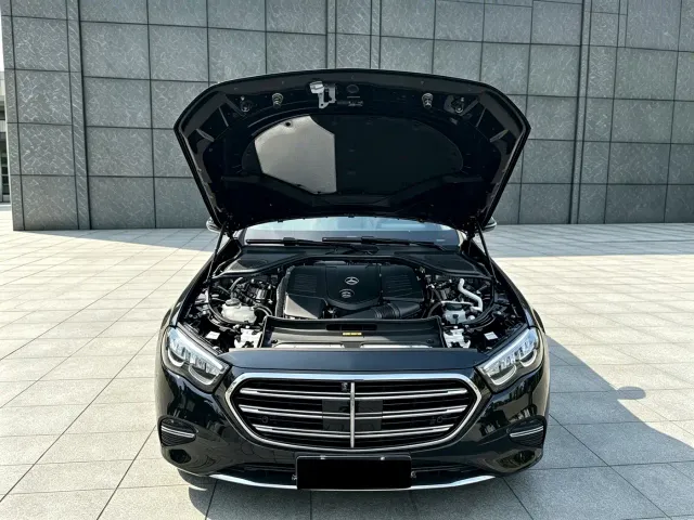 Mercedes-Benz E-Class — Фото автомобиля 5