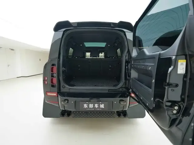 Land Rover Defender — Фото автомобиля 5