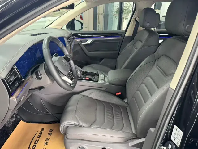 Volkswagen Touareg — Фото автомобиля 7