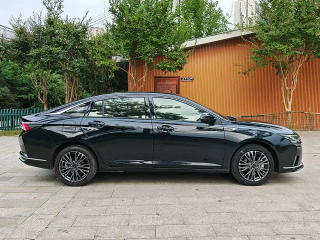 Dongfeng Yixuan MAX — Фото автомобиля 8