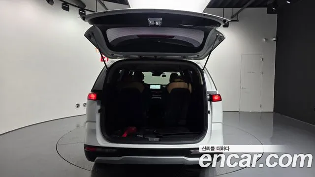Kia Canival Carnival 4 поколение Бензин 9 мест Prestige — Фото автомобиля 20