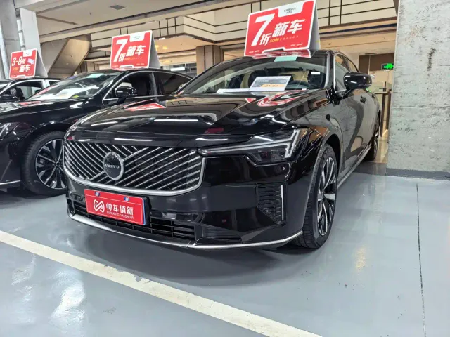 Фотография автомобиля — Volvo S90