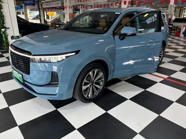 Фотография автомобиля — Li Auto ONE