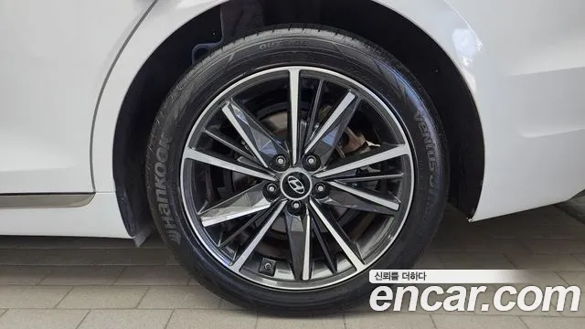 Hyundai Grandeur Новый Grandeur IG — Фото автомобиля 16