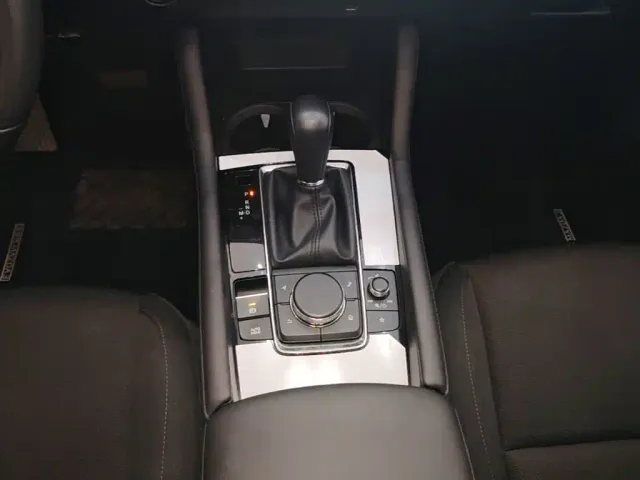 Mazda Axela — Фото автомобиля 13