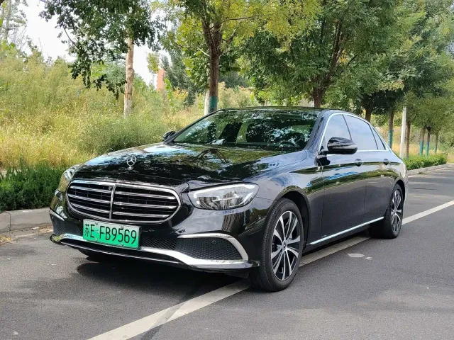 Фотография автомобиля — Mercedes-Benz E-Class