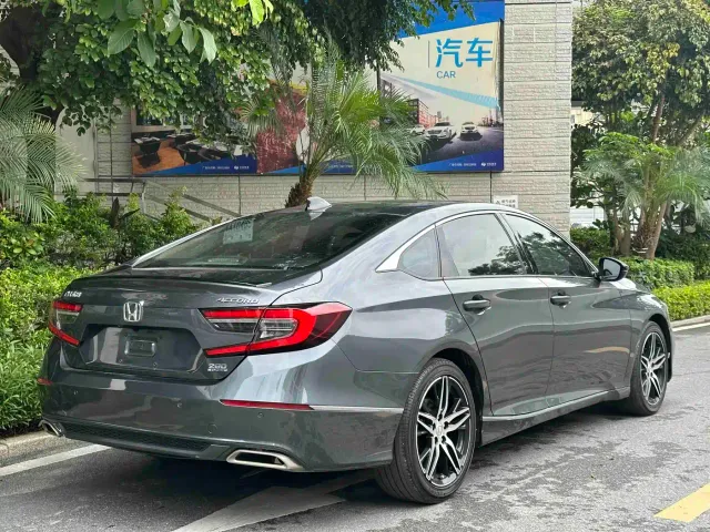 Honda Accord — Фото автомобиля 4