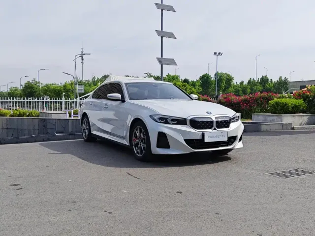 BMW i3 — Фото автомобиля 3