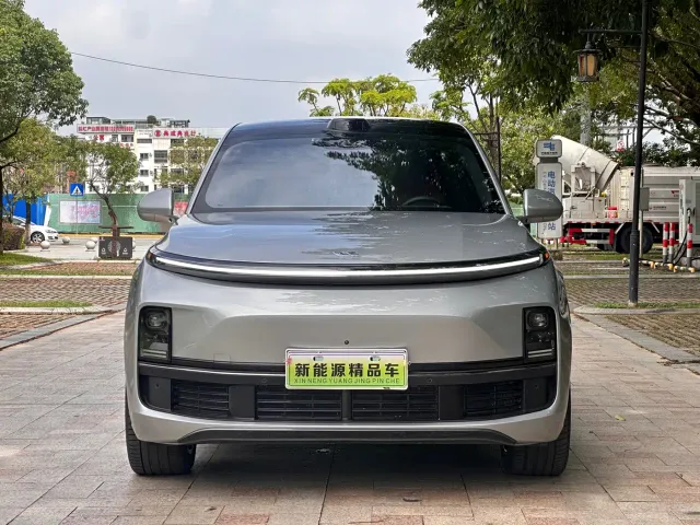 Li Auto L9 — Фото автомобиля 2